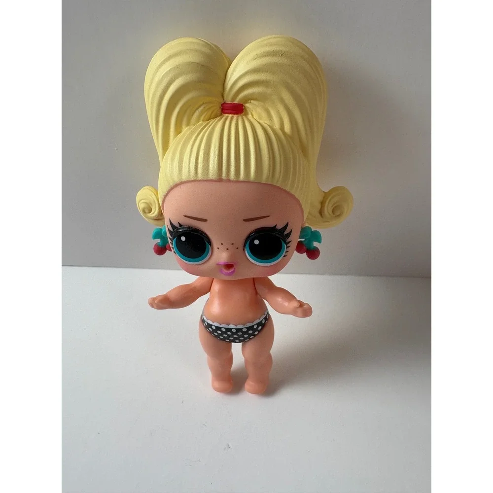 MGA LOL Surprise Radical QT from Remix Hair Flips Cherry Earrings Ponytail
